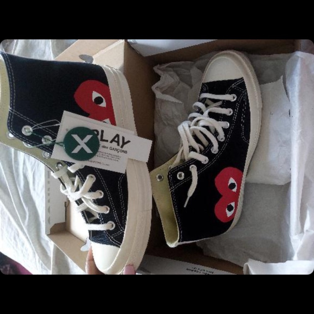 Black white sneakers